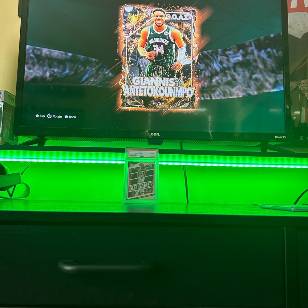 Giannis Antetokounmpo, PSA 10 card